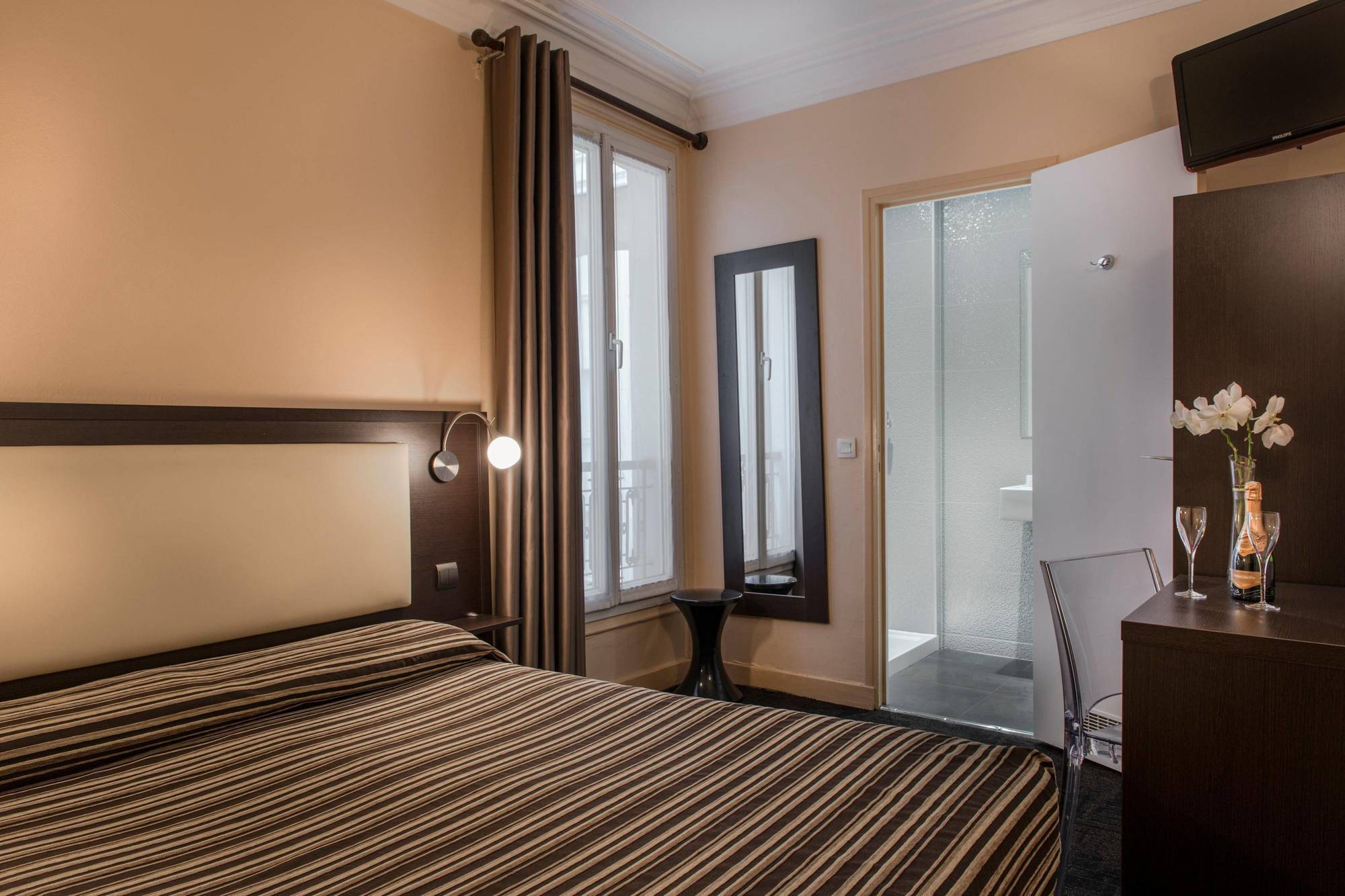 Grand Hotel Leveque Paris Exterior photo